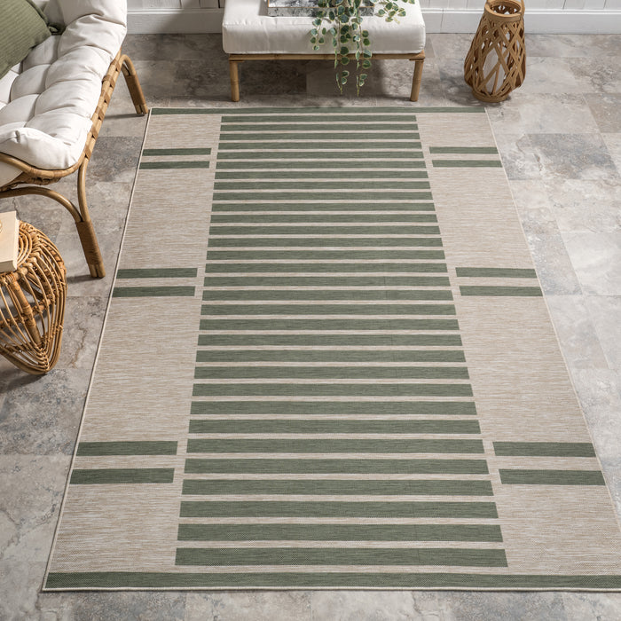 Treasure Geometric Indoor/Outdoor Area Rug