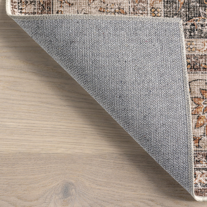 Winnie SplashGuard Distressed Medallion Machine Washable Area Rug