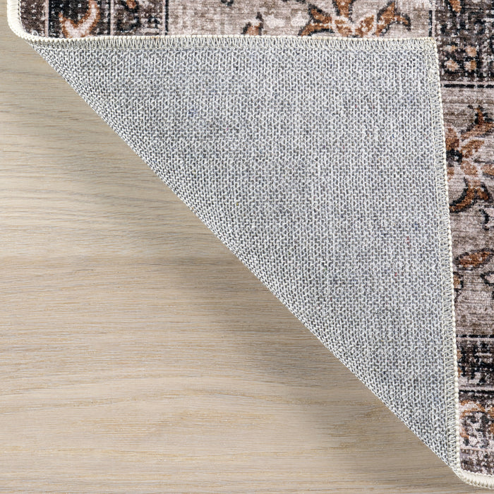 Winnie SplashGuard Distressed Medallion Machine Washable Area Rug