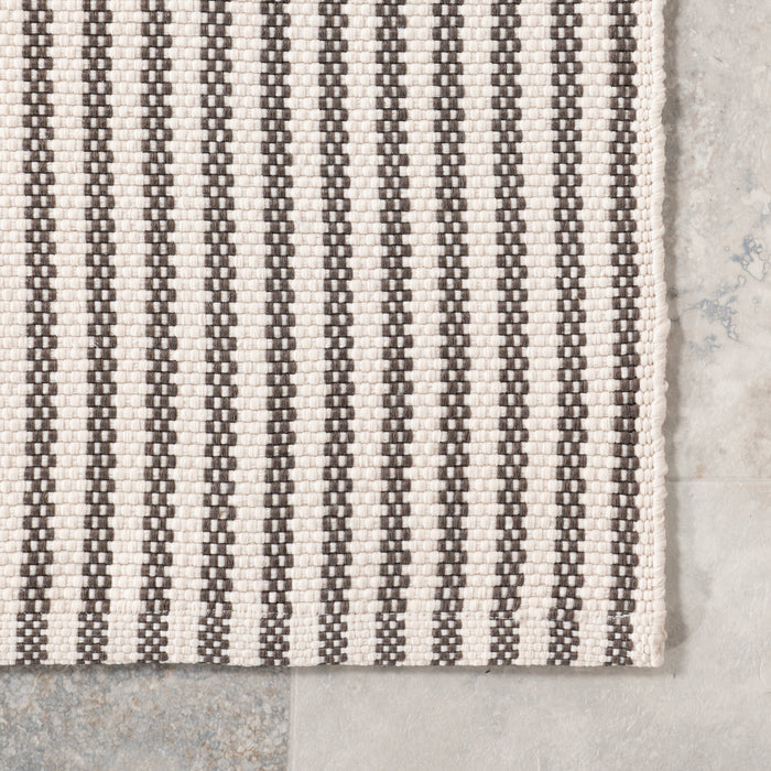 Home Conservatory Pinstripe Handwoven Indoor/Outdoor Area Rug