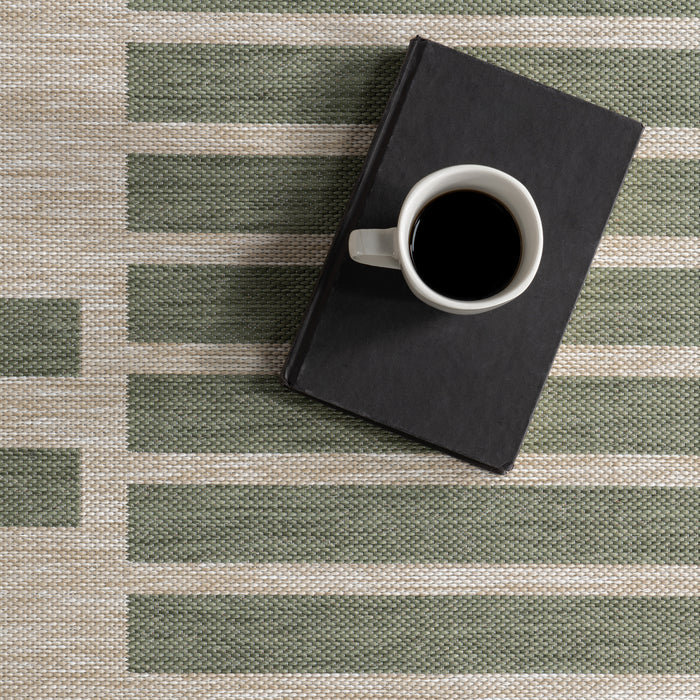 Treasure Geometric Indoor/Outdoor Area Rug