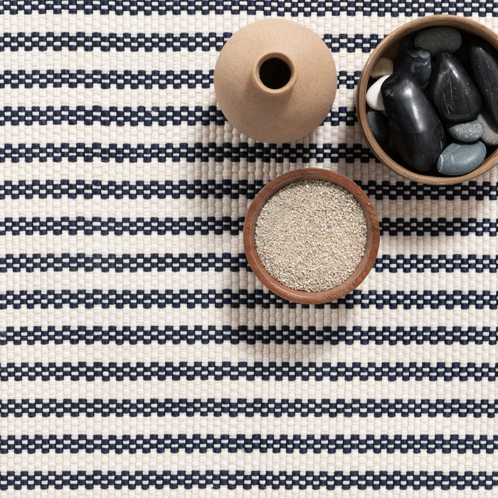 Home Conservatory Pinstripe Handwoven Indoor/Outdoor Area Rug