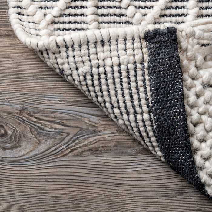 Hadassah Hand Woven Wool Contemporary Tassel Area Rug