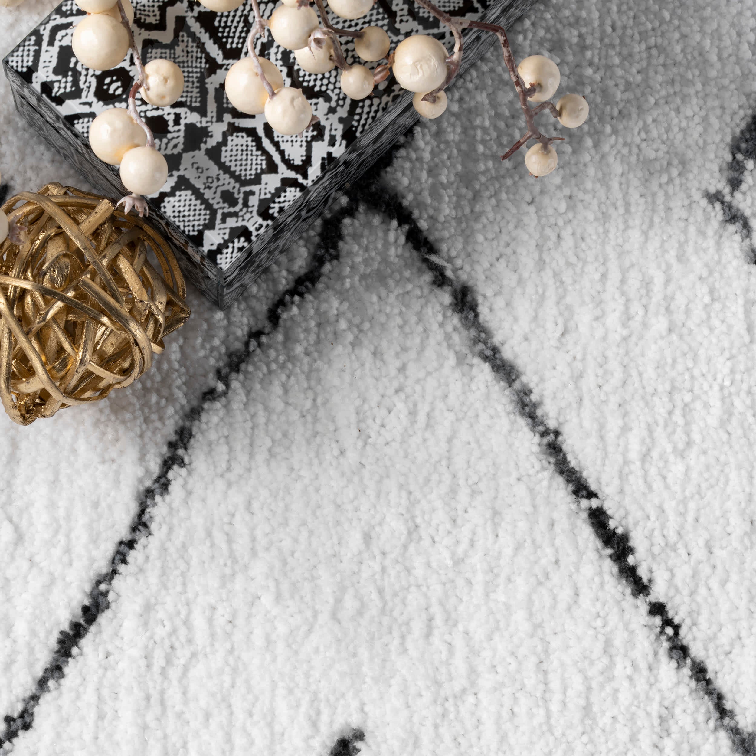 Hand Tufted Beaulah Shaggy Area Rug — nuLOOM