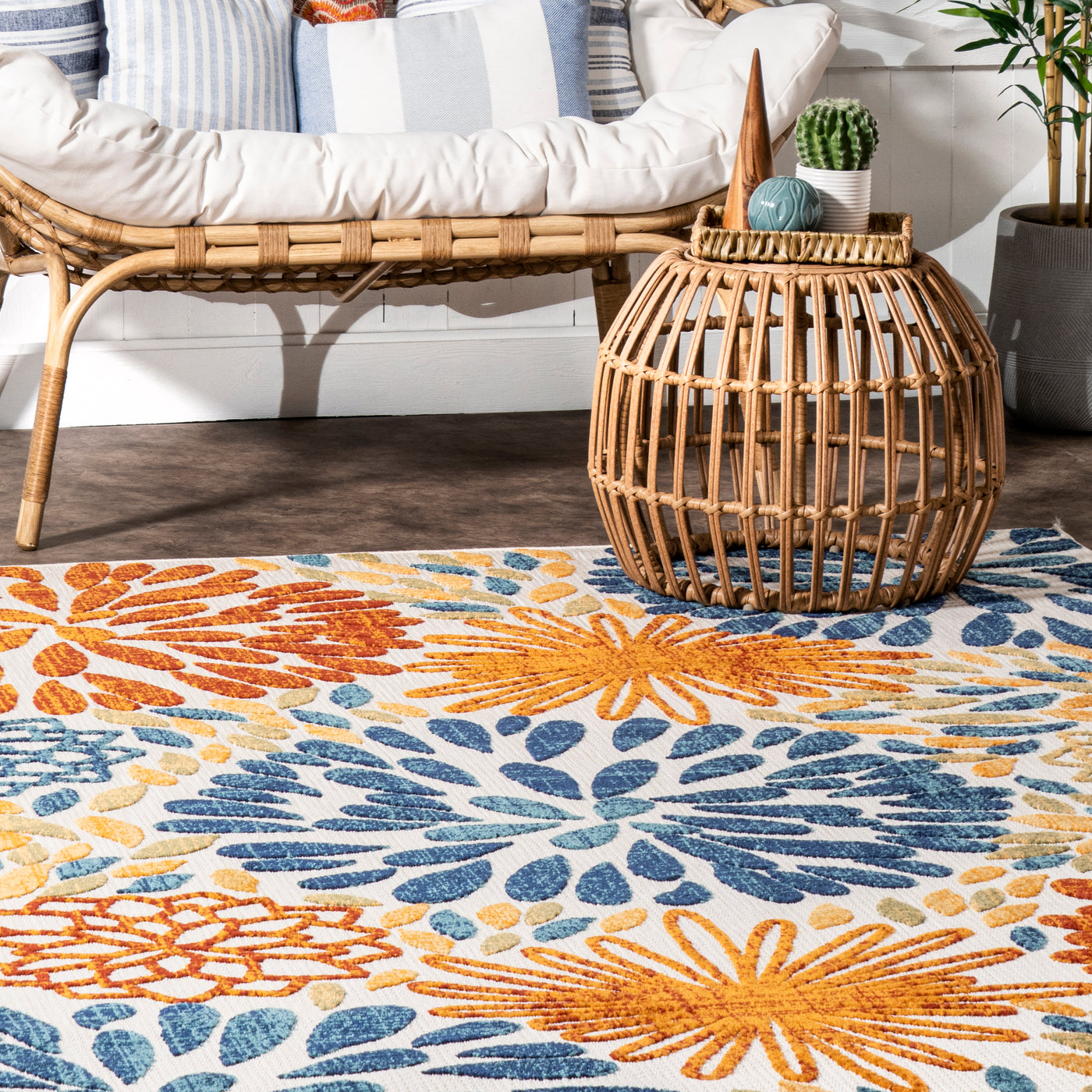Monique Floral Indoor/Outdoor Area Rug — nuLOOM