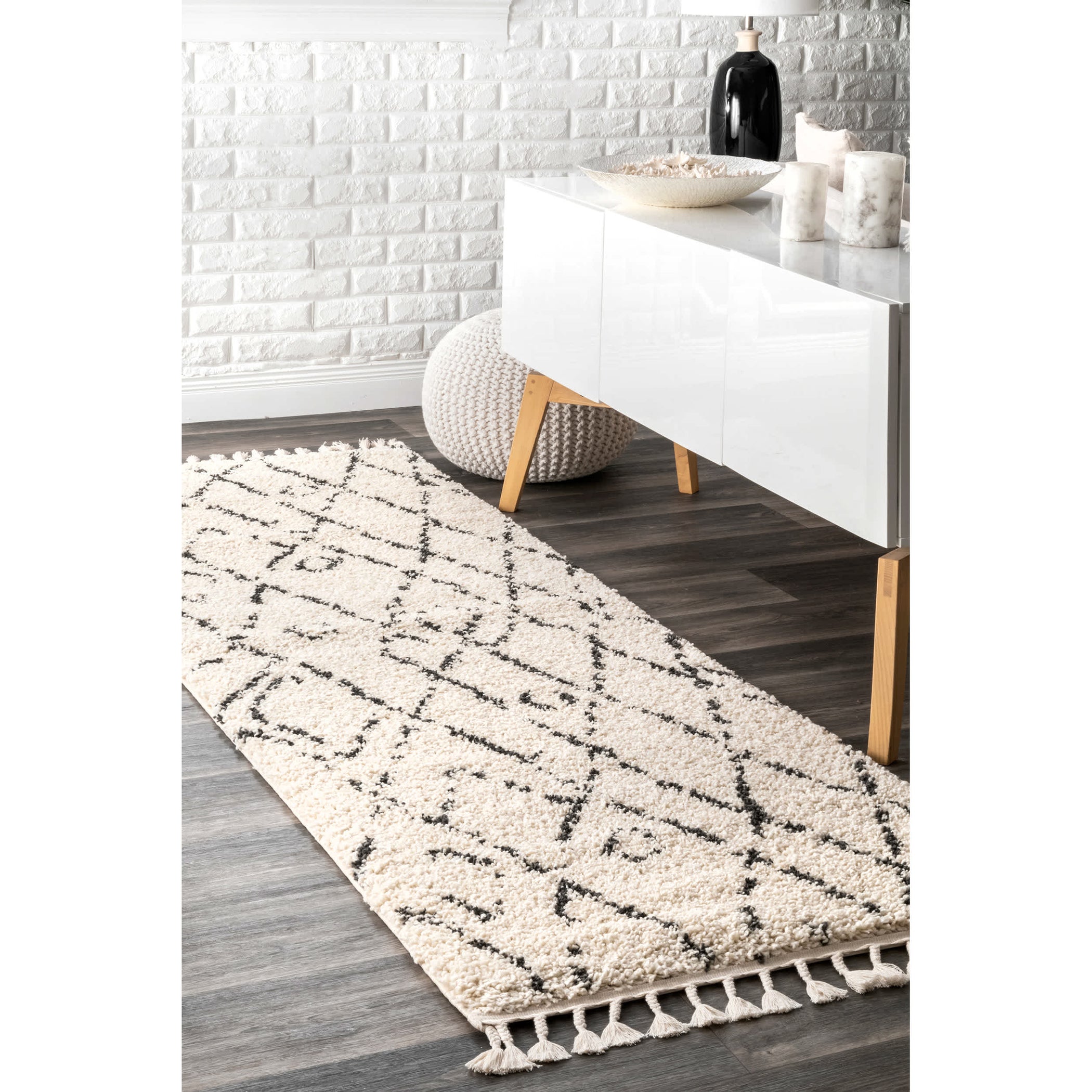 Nieves Moroccan Diamond Tassel Area Rug — nuLOOM