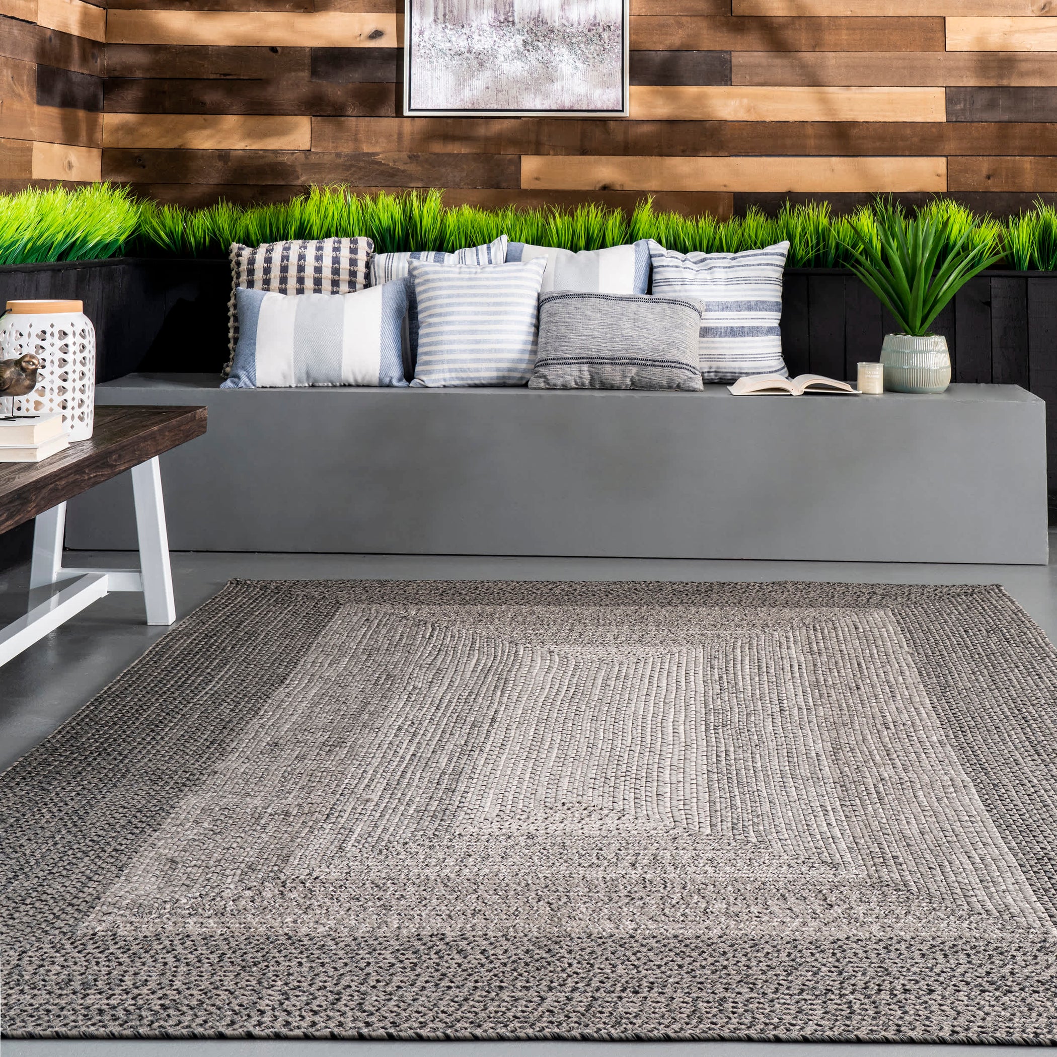 Jayda Braided Ombre Indoor/Outdoor Area Rug — nuLOOM