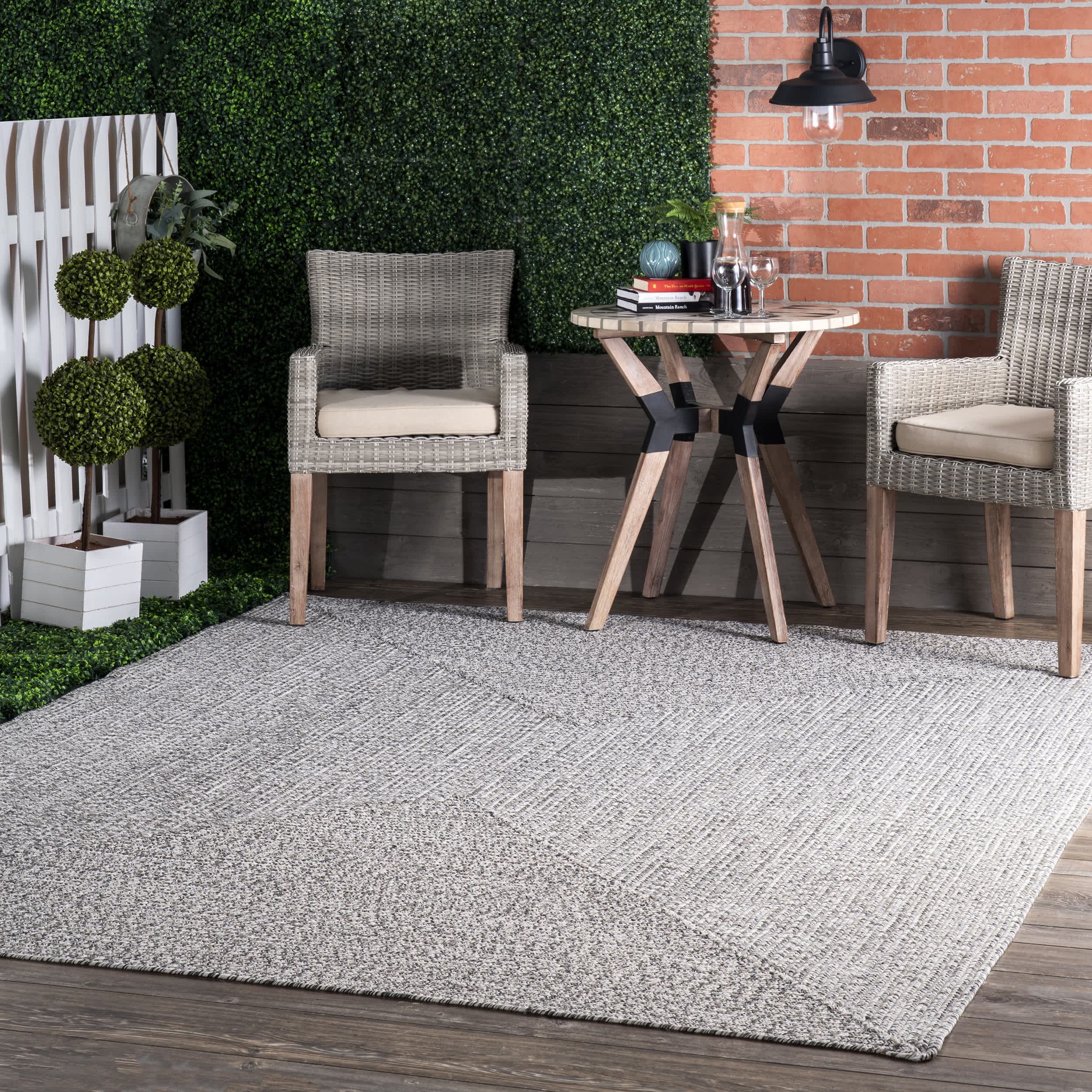 nuLOOM Wynn Braided Indoor/Outdoor Area Rug (5' x 8', Salt and Pepper)