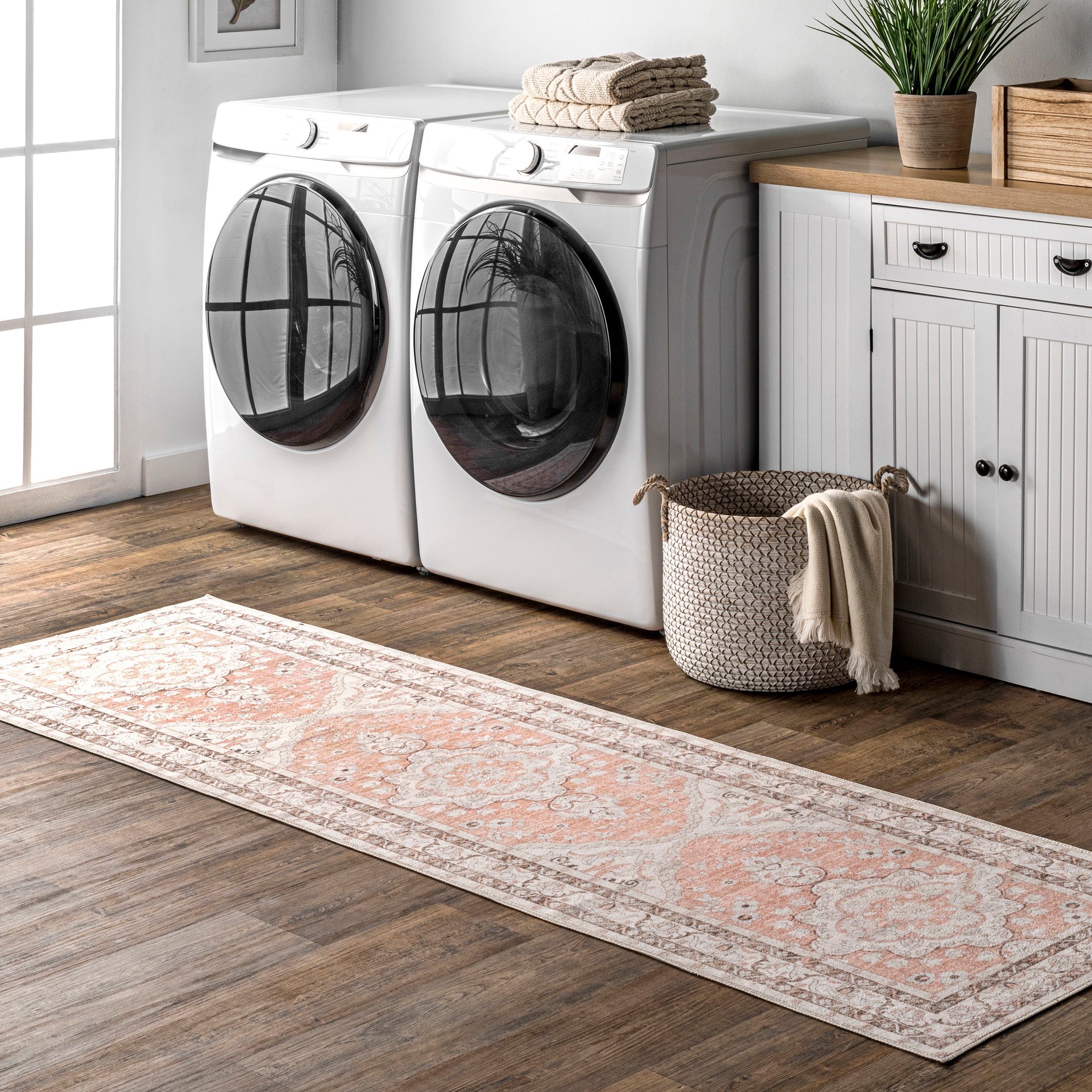 Tracie Machine Washable Floral Medallion Area Rug — nuLOOM