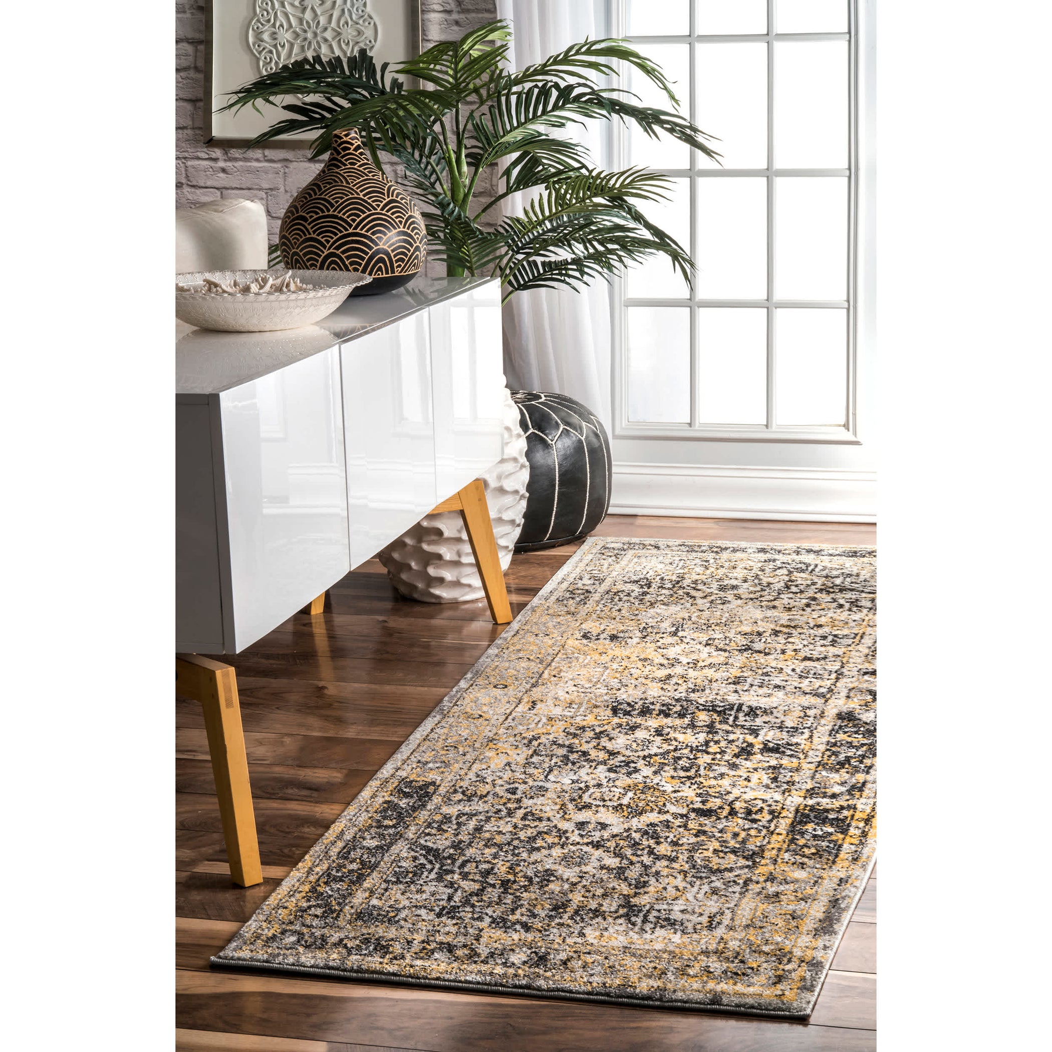 Vintage Lilah Medallion Area Rug — nuLOOM