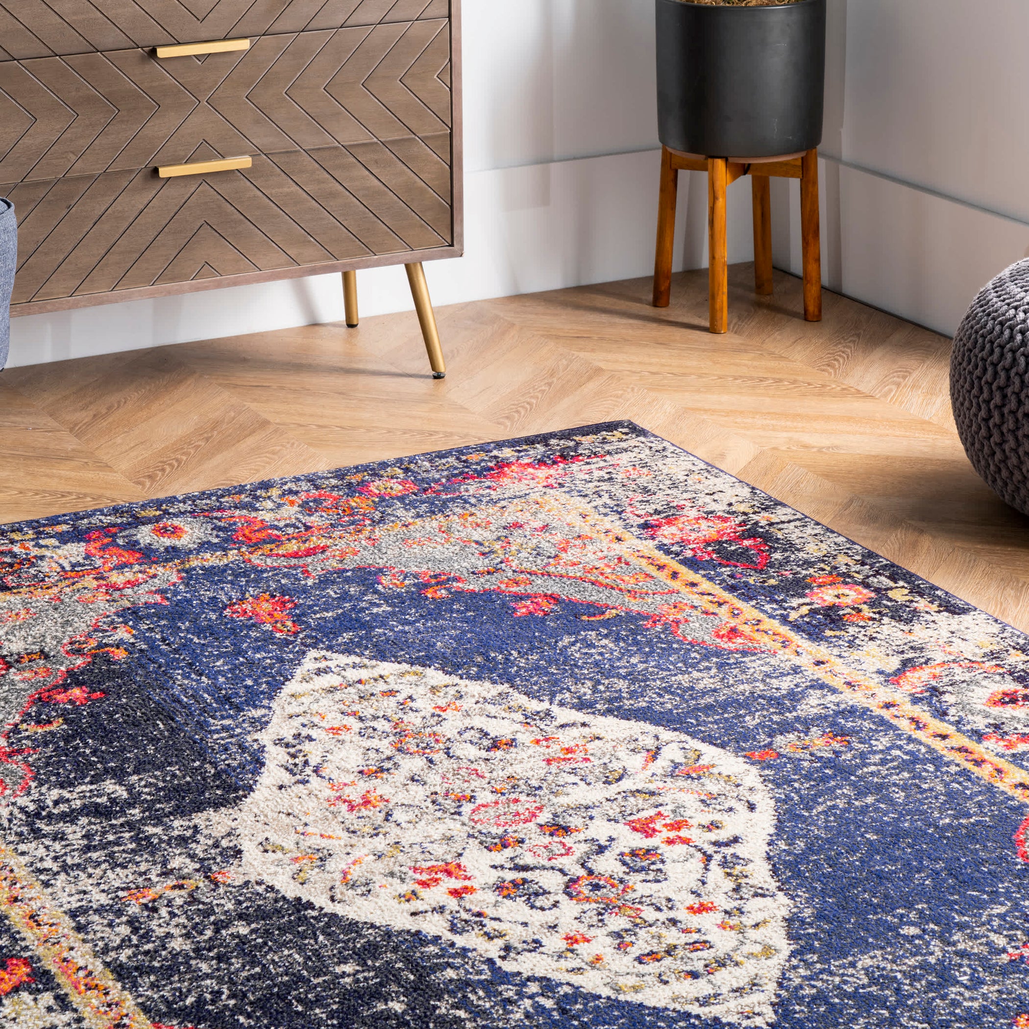 Vintage Medallion Veronica Area Rug — nuLOOM