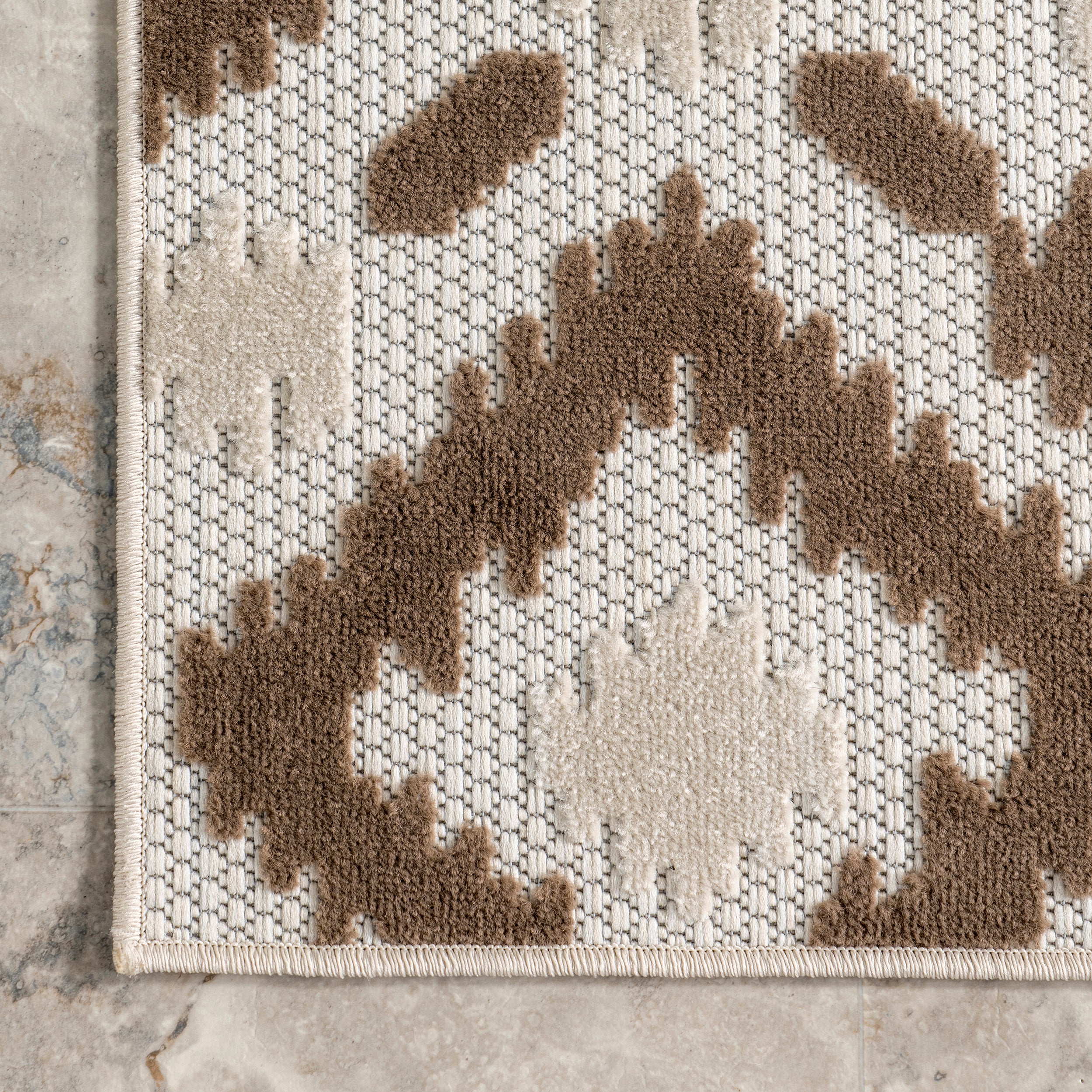 Indoor/Outdoor Transitional Labyrinth Area Rug — nuLOOM