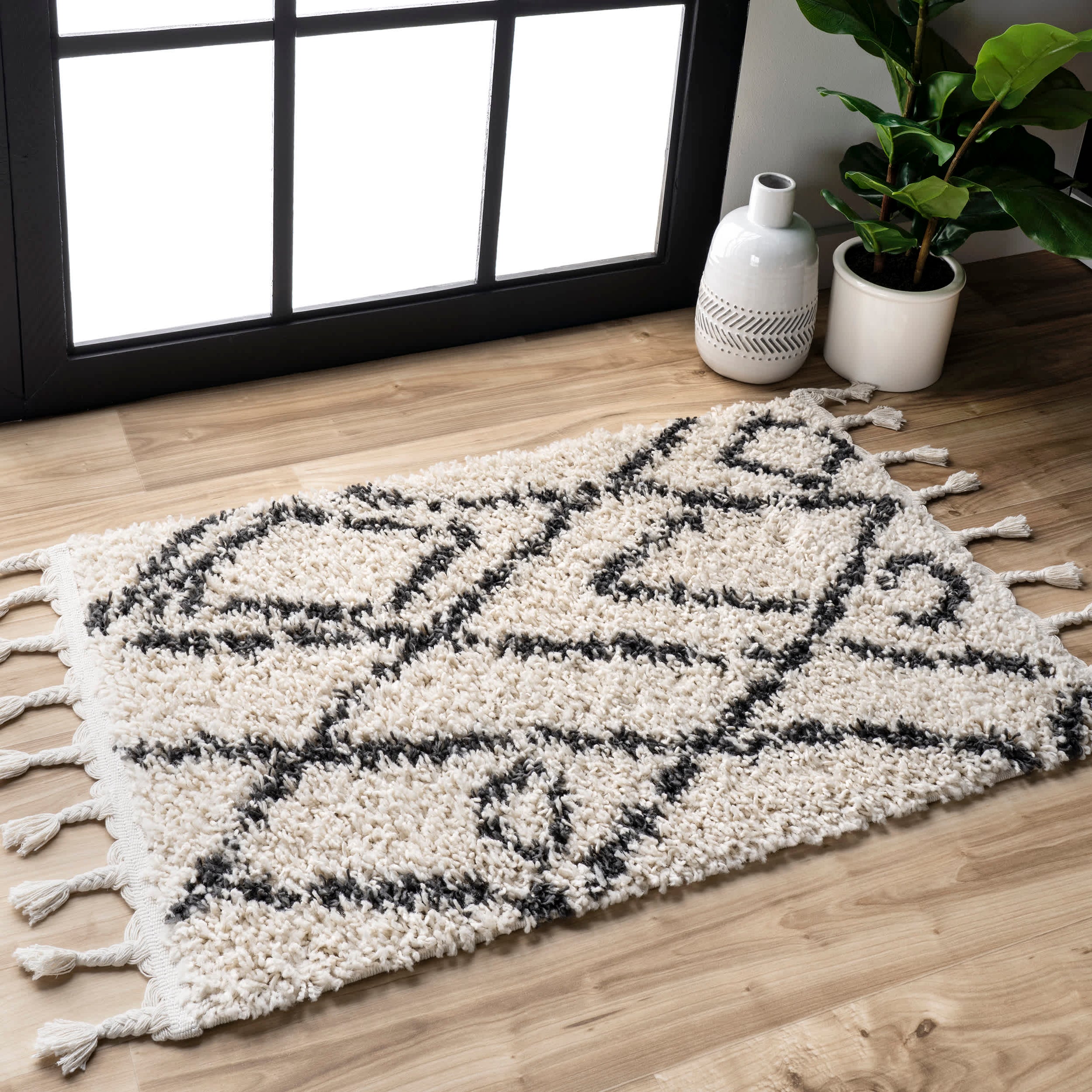 Nieves Moroccan Diamond Tassel Area Rug — nuLOOM