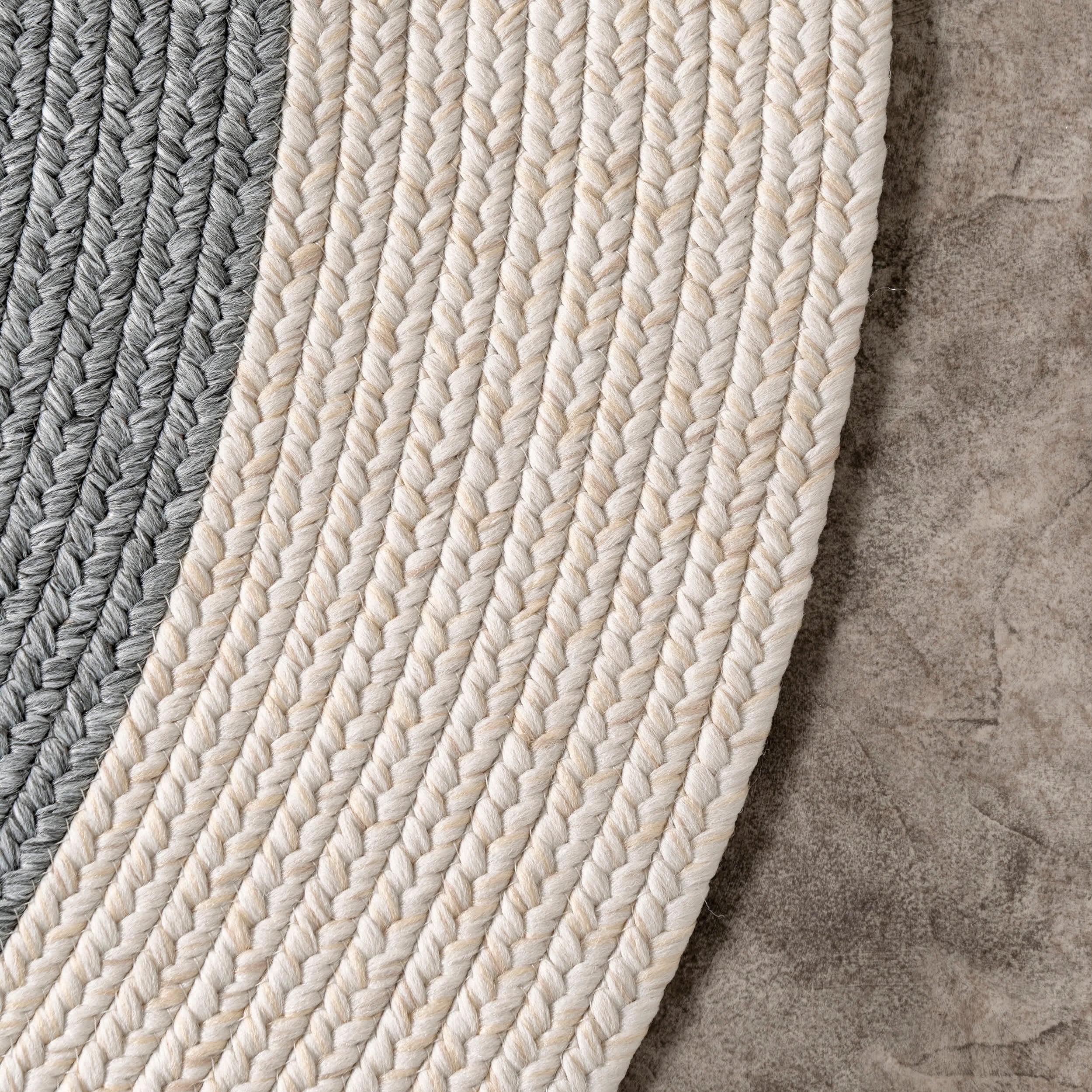 Indoor/Outdoor Braided Solid Border Delaine Area Rug — nuLOOM